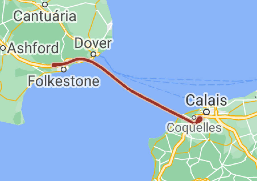 O Eurotúnel é um túnel ferroviário de 50,45 quilômetros de extensão que liga Folkestone, Kent, no Reino Unido, com Coquelles, em Pas-de-Calais, perto de Calais, no norte da França, sob o Canal da Mancha no Estreito de Dover. No seu ponto mais baixo, atinge 75 metros de profundidade.