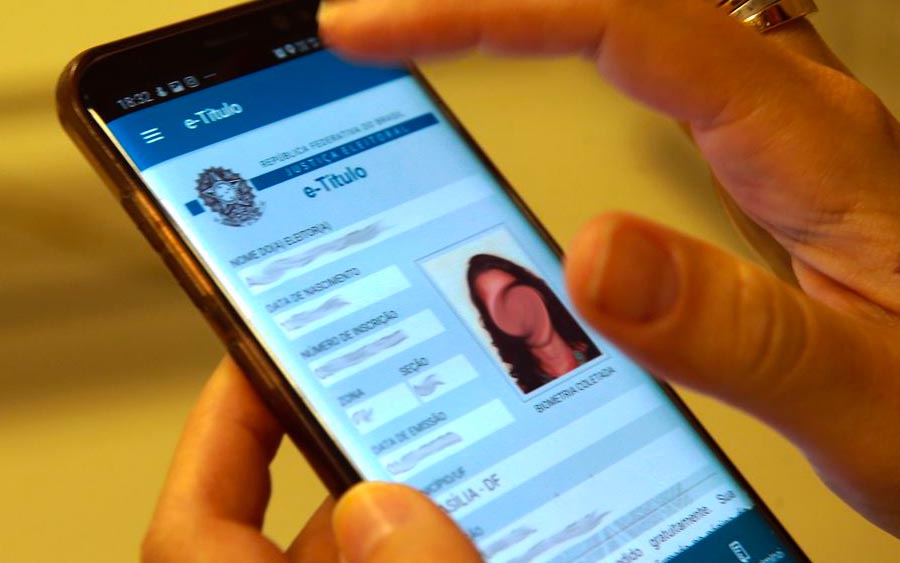O e-Título é um aplicativo móvel para obtenção da via digital do título de eleitor