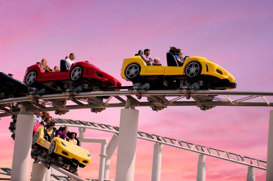 Ferrari World Abu Dhabi é um parque de diversões localizado na ilha de Yas, em Abu Dhabi, Emirados Árabes Unidos