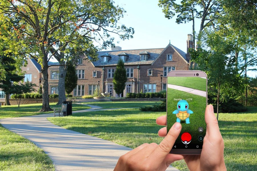 Pokémon GO é um jogo eletrônico free-to-play de realidade aumentada voltado para smartphones. O jogo é desenvolvido entre a Niantic, Inc., a Nintendo e a The Pokémon Company para as plataformas iOS e Android.