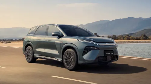 BYD Atto 8 chega forte em 2026 com autonomia alta e foco real no uso brasileiro