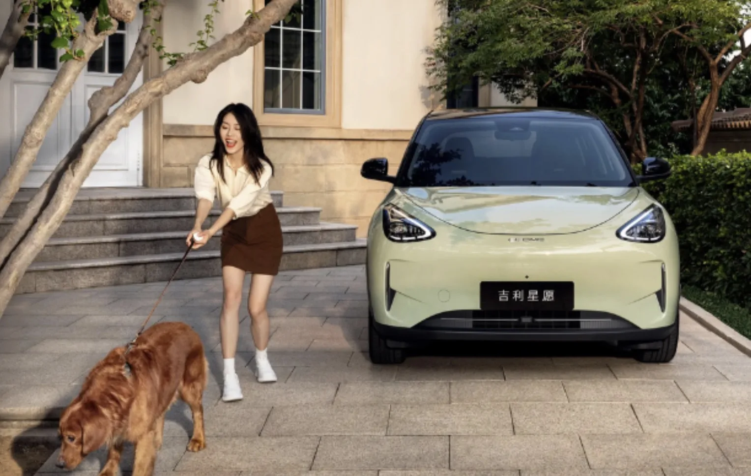 Na segurança, o EX2 Max traz seis airbags, controle de estabilidade, câmeras 360° e frenagem automática. Um pacote completo para o segmento de elétricos compactos.