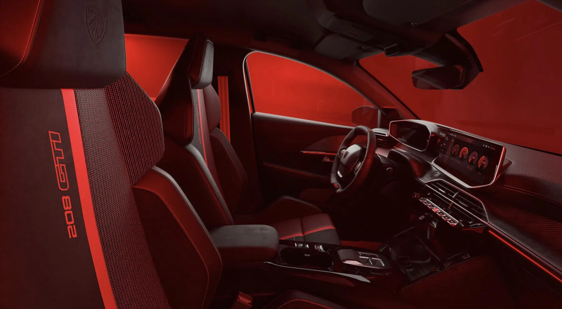 O destaque visual ficou por conta da inspiração no 205 GTi, com rodas especiais e a assinatura de três garras nos faróis, mostrando que tradição e tecnologia podem coexistir no design.